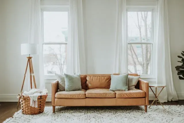 Styl minimalistyczny: Charakterystyka i inspiracje do wnętrz